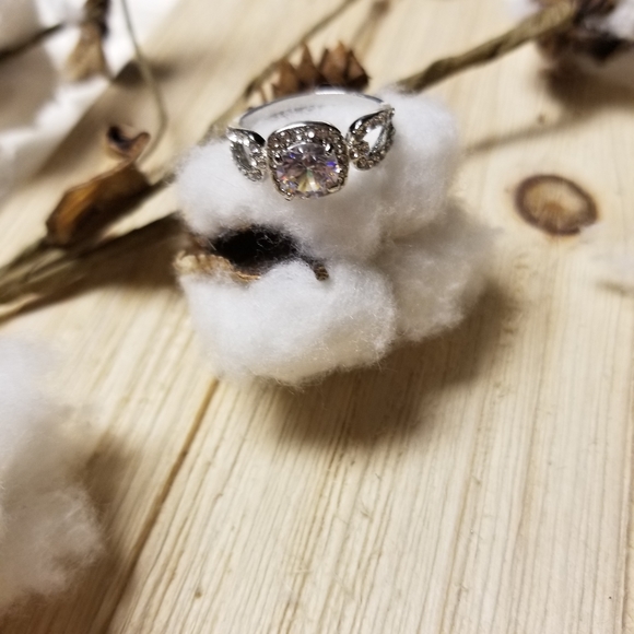 💍💍BEAUTIFUL!! White Sapphire White Gold plated ring💍💍 - Picture 12 of 14